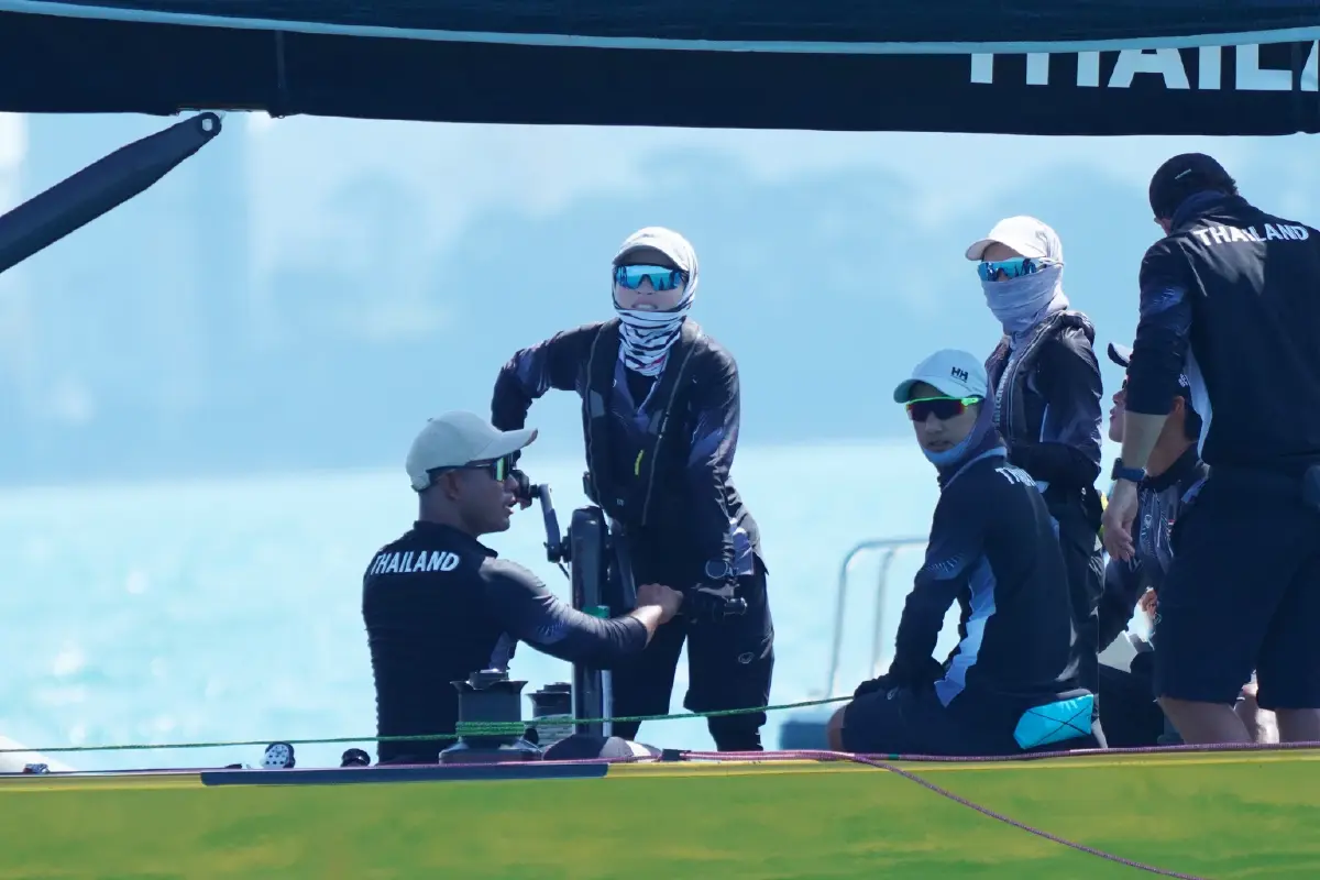 พระราชินี วางกลยุทธ์เฉียบ พาเรือใบไทยขึ้นที่ 1 ลุ้นชิงทองพรุ่งนี้