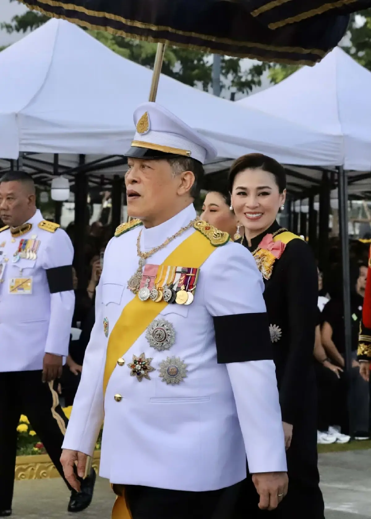 ในหลวง-พระราชินี ทรงปฏิบัติพระราชกรณียกิจ วันคล้ายวันพระบรมราชสมภพ รัชกาลที่ 9