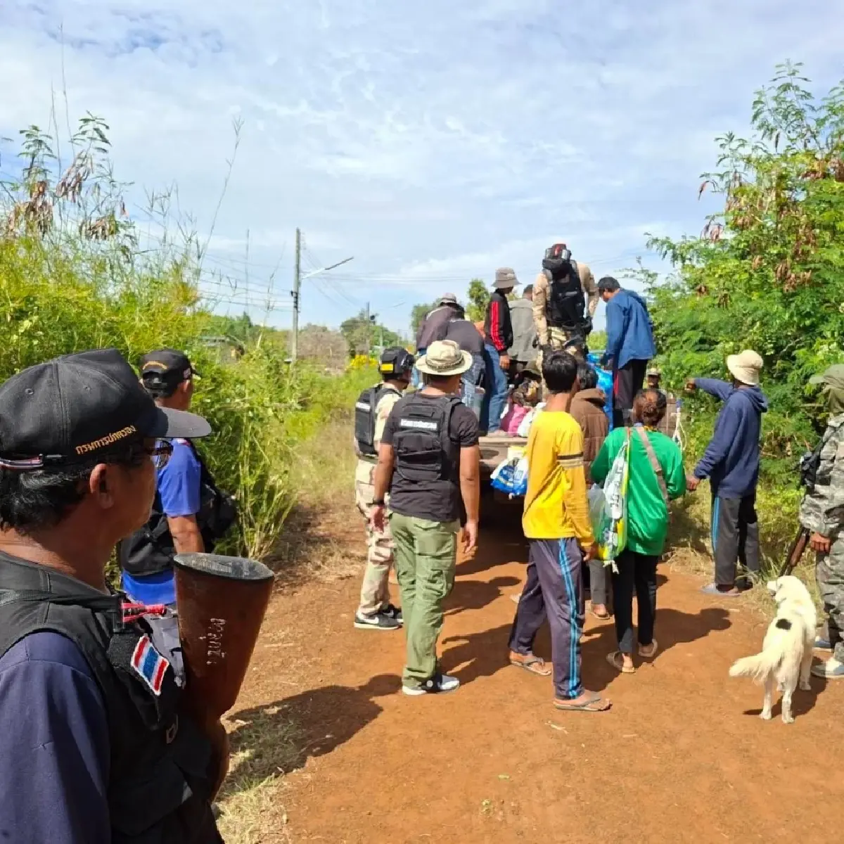 อดยาก! 30 ชาวกัมพูชาลักลอบเข้าเมือง ไทยรุดจับคาชายป่าชายแดนสระแก้ว