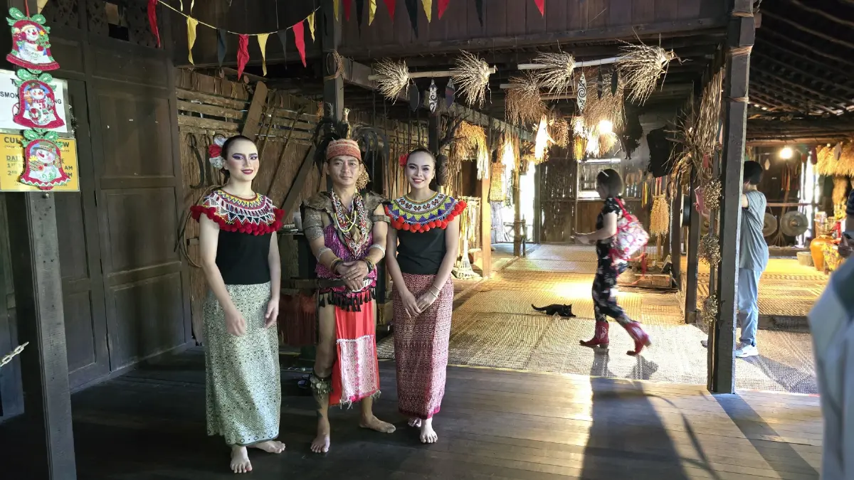 ชวนเที่ยว ‘กูชิง’ เมืองแมว สัมผัสวัฒนธรรมหลากหลายชนเผ่า ที่ ซาราวัก มาเลเซีย