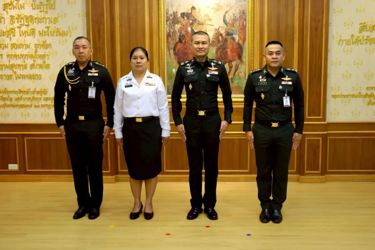 มทบ.21 บรรจุ 'แม่' เป็นทหารแทนลูกชาย สละชีพในสนามรบ เหตุปะทะไทย-กัมพูชา