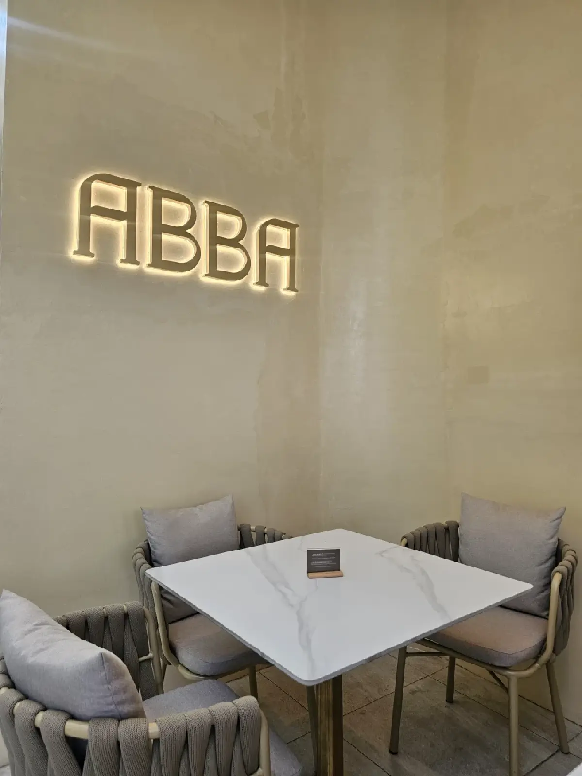 บรันซ์ทั้งวัน ที่ ‘ABBA Café’ สามย่าน ขนมปังฟอคคาเซีย อร่อย