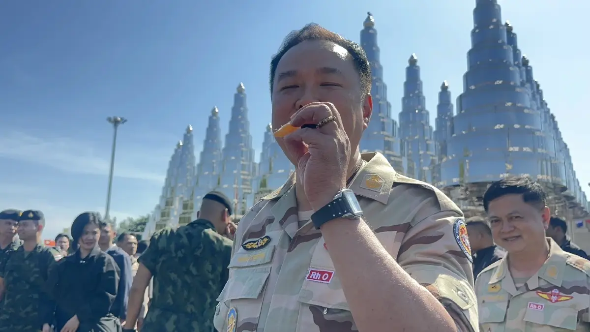 ‘อนุทิน’ กินส้มหวานเจี๊ยบ ‘เนวิน’ ชี้ ภท.เบอร์37 เด็ดที่ชาวบ้านเลือก