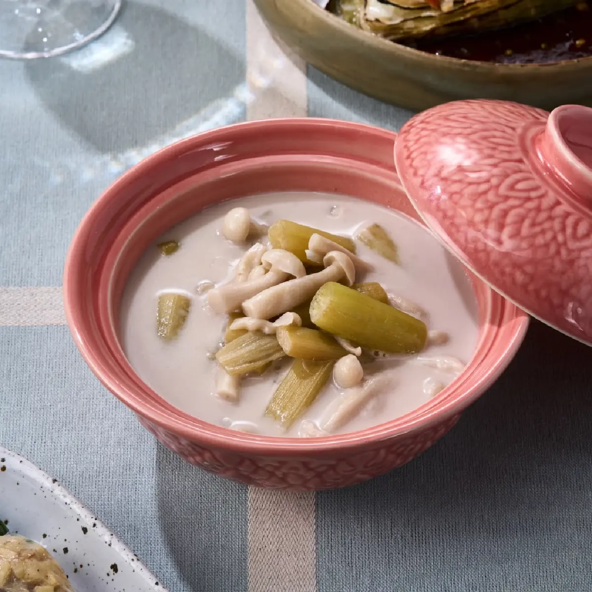 จาก 'ศรีตราด' สู่ 'ห้องของศรี' เชิดชูรสชาติอาหารตะวันออก