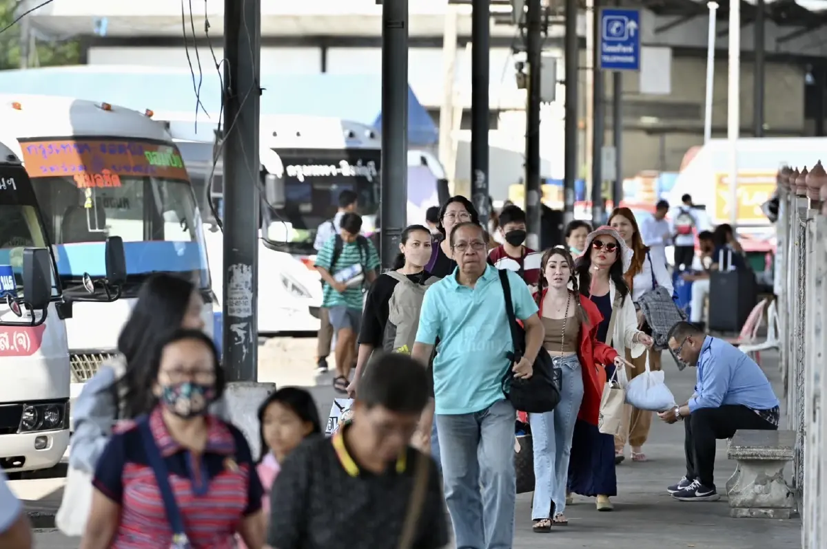 เตือนรถติดกรุงเทพ เลี่ยงเส้นทาง ถนนกำแพงเพชร 2 หมอชิต 2 คนกลับบ้าน