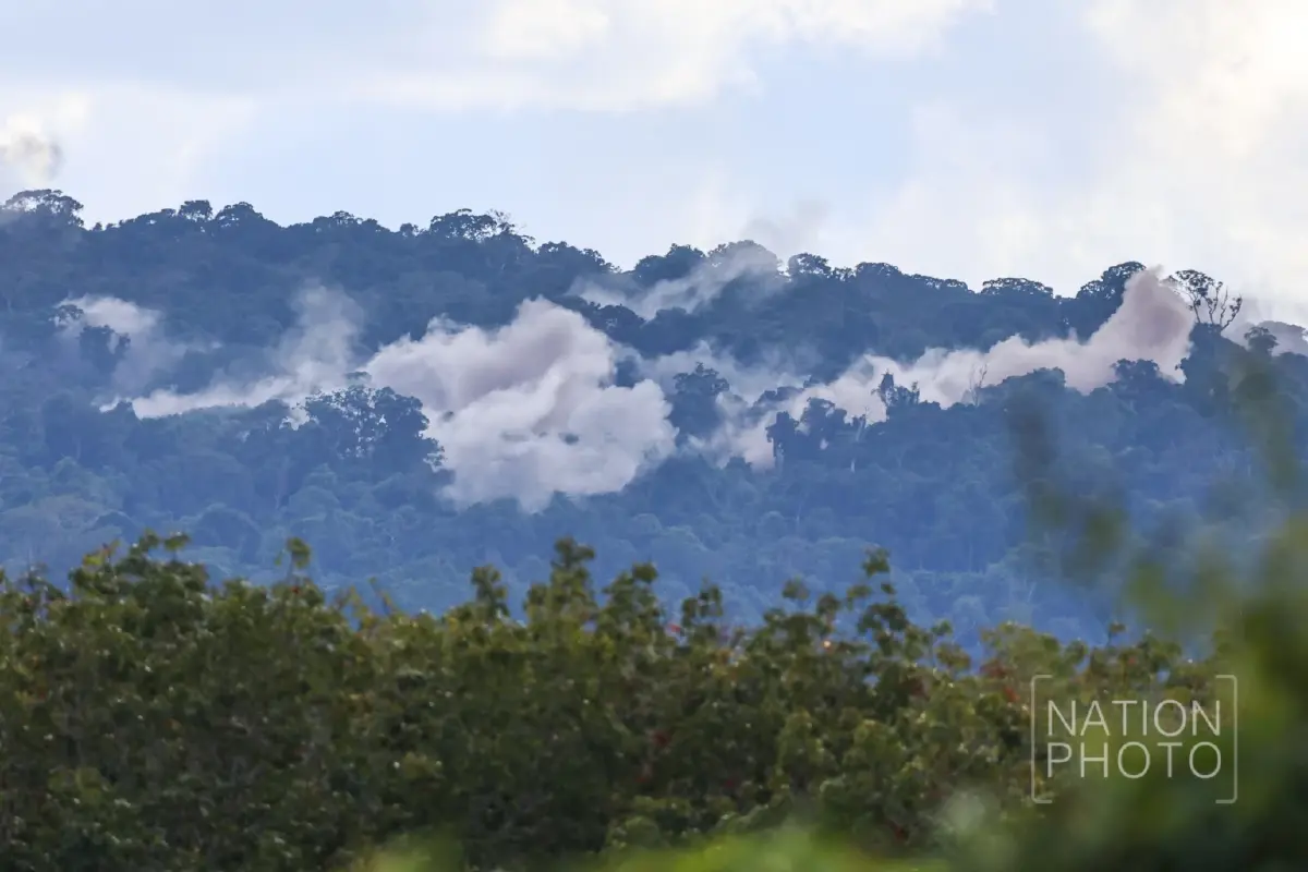 บึ้มสนั่นภูมะเขือ 'ไทย-กัมพูชา' ปะทะต่อเนื่อง ทภ.2 แจงชัดไม่มี 'ยกธงขาว'
