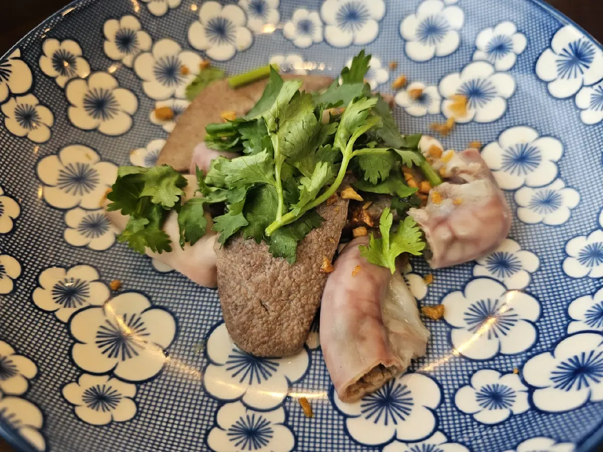 ‘โจ๊กจักรพรรดิ’ เหลาริมทาง ย่านบางนา-ลาซาล ไม่ได้มีดีแค่ 'โจ๊ก'