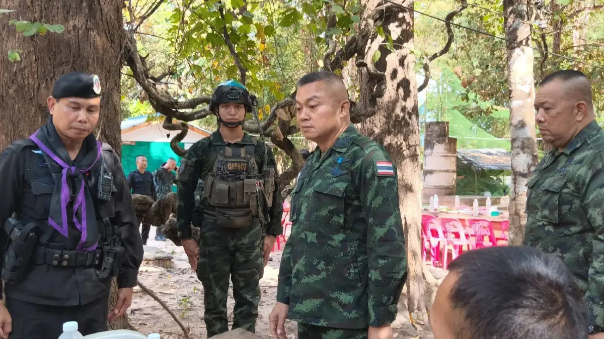 'แม่ทัพกุ้ง' ลงพื้นที่ช่องบก ปลุกขวัญกำลังในทหารแนวหน้า