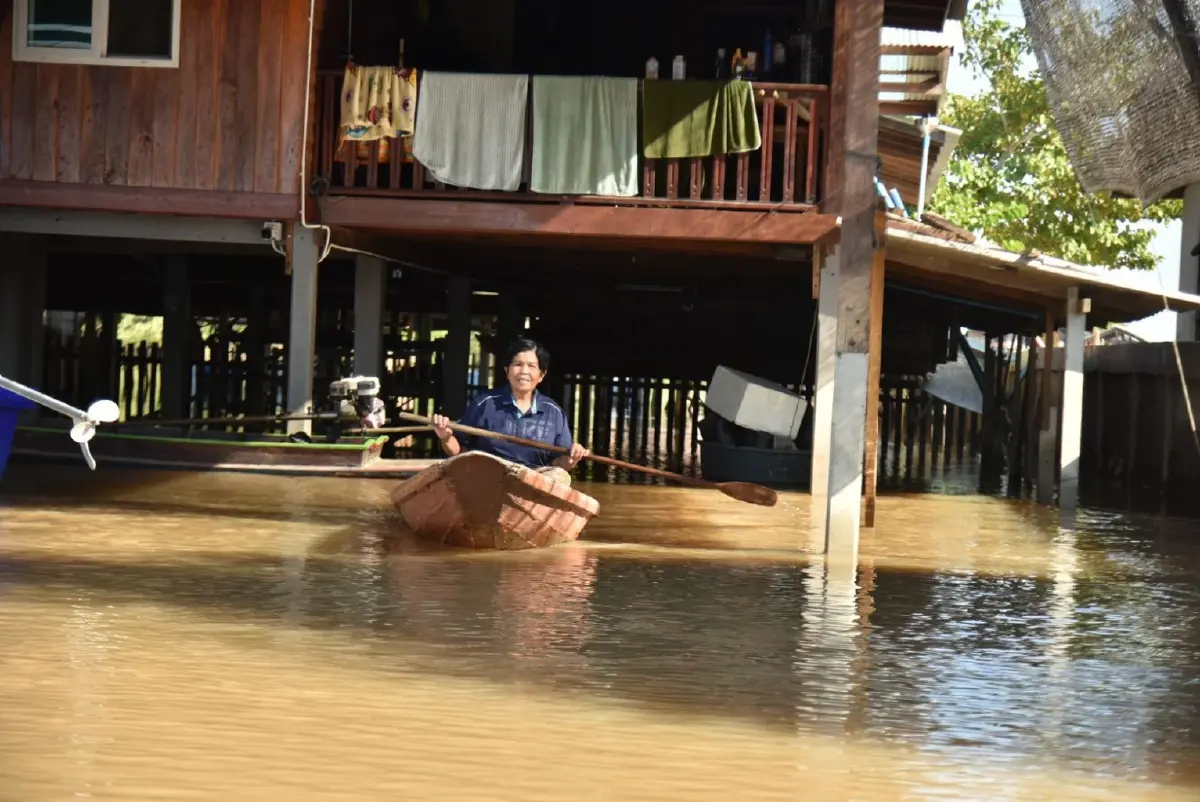 'ทวิวงศ์' จี้รัฐบาลช่วย 'น้ำท่วมภาคกลาง' ด้วย อยุธยาตายแล้ว 20 ศพ