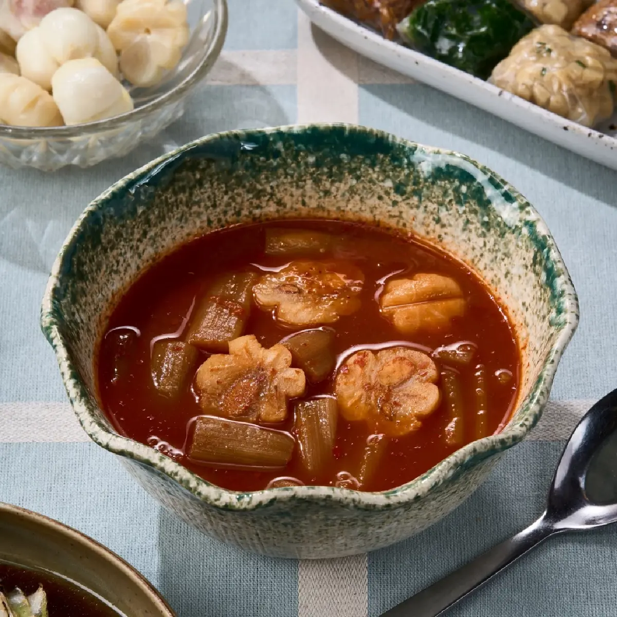 จาก 'ศรีตราด' สู่ 'ห้องของศรี' เชิดชูรสชาติอาหารตะวันออก