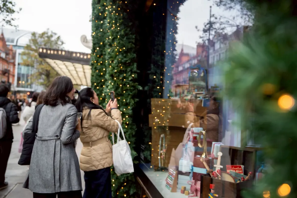 “เซลฟริดเจส” มากกว่าห้างหรู คือพื้นที่ความสุขคนเมือง ชูธีมดิสนีย์รับคริสต์มาส 2025