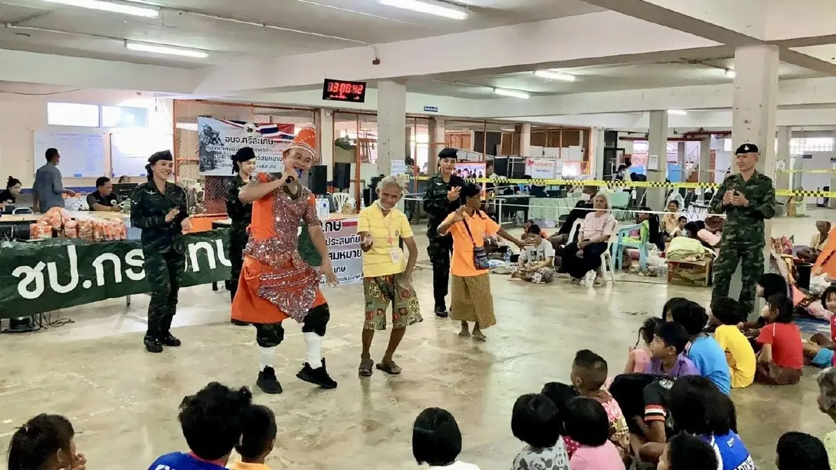 เสียงหัวเราะ รอยยิ้มผู้อพยพ เหตุปะทะชายแดนไทย-กัมพูชา