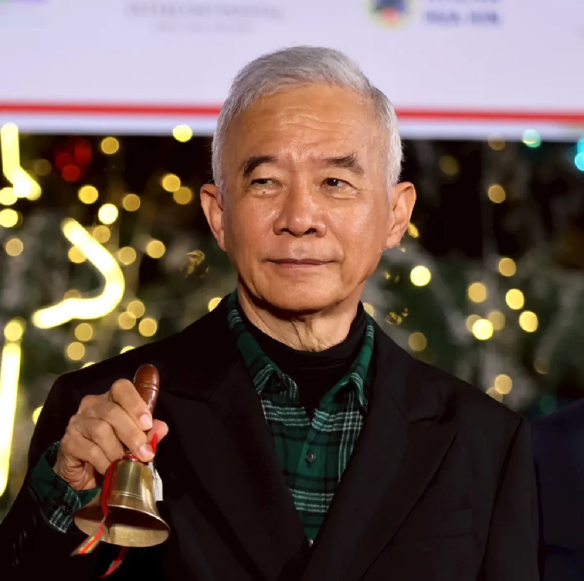 'สุวัจน์' อวยพรปีใหม่ 69 ชวนคนไปเลือกตั้ง สร้างการเมืองสะอาด