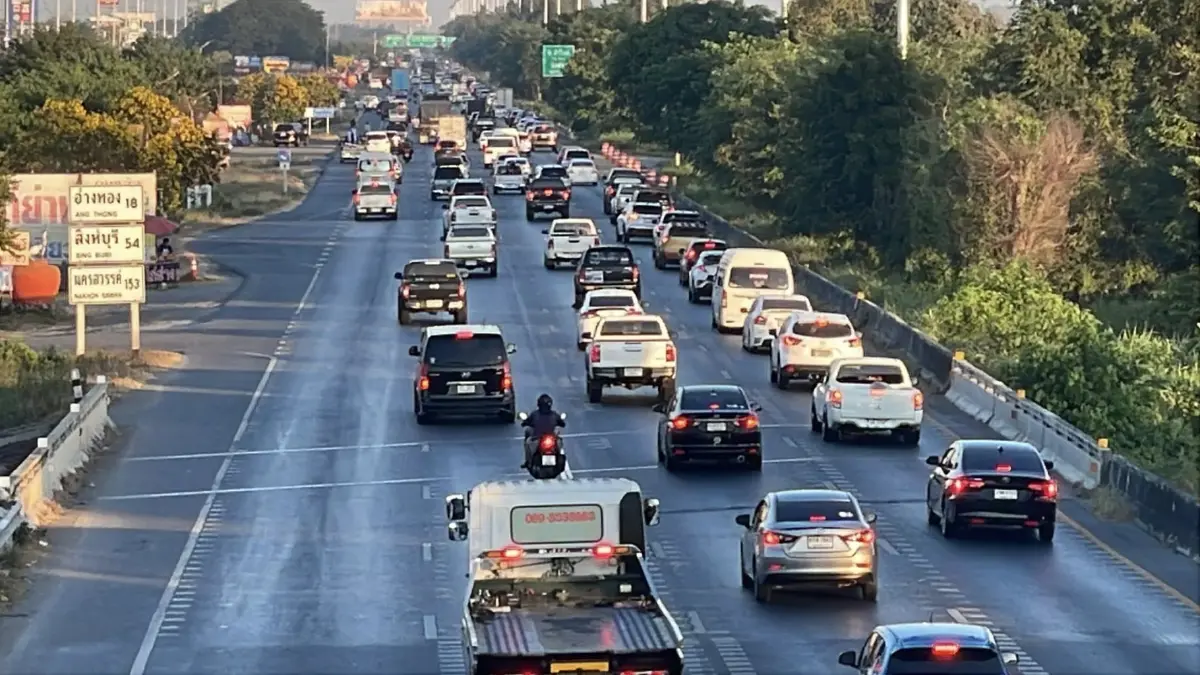 เช็กเส้นทาง ถนนสายเอเชีย รถเต็ม 4 เลน คนกลับบ้าน จับตาแยกบางปะหัน