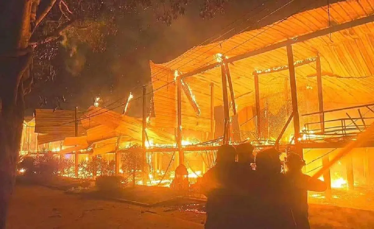 ไฟไหม้โรงเรียนบ้านน้ำสวยมิตรภาพที่ 19 จ.หนองคาย วอดทั้งหลัง