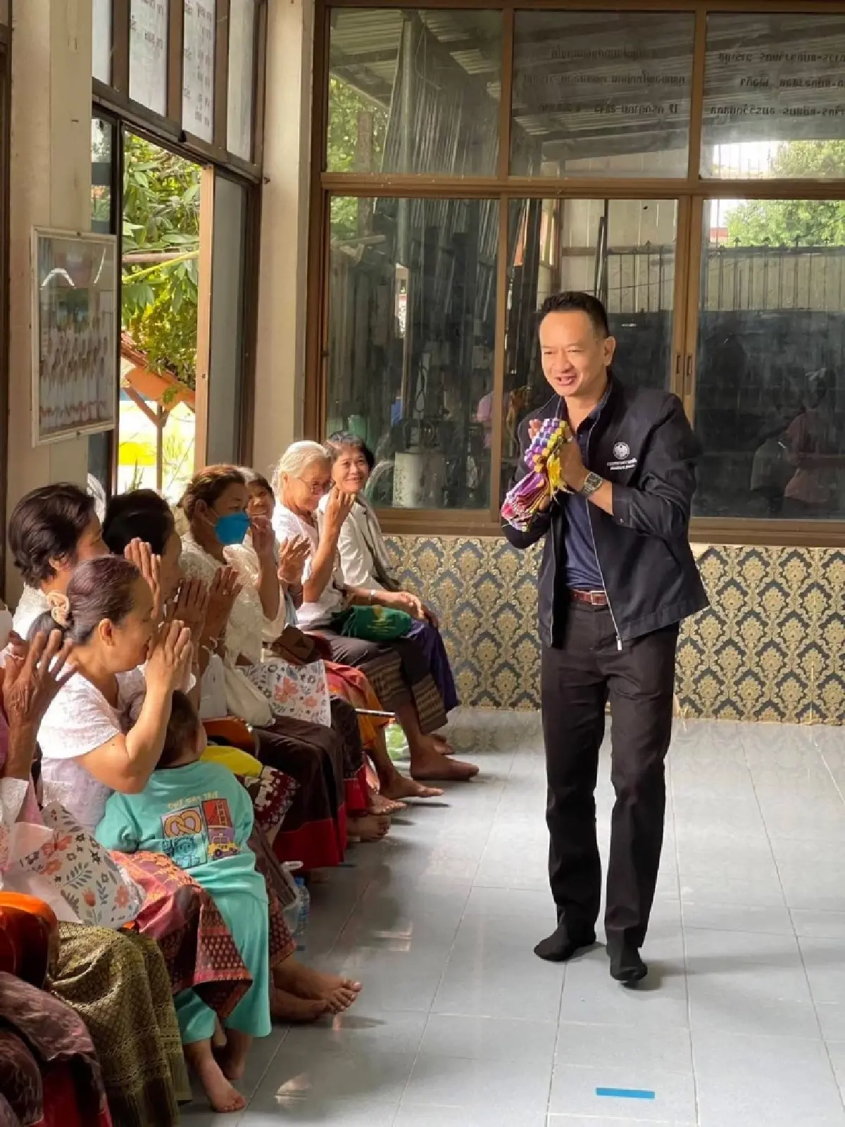 ไฟลุกร้อยเอ็ด ‘แดง’ชน‘น้ำเงิน’  รหัส ‘1-4-6-8’ ศึกช้างชนช้าง