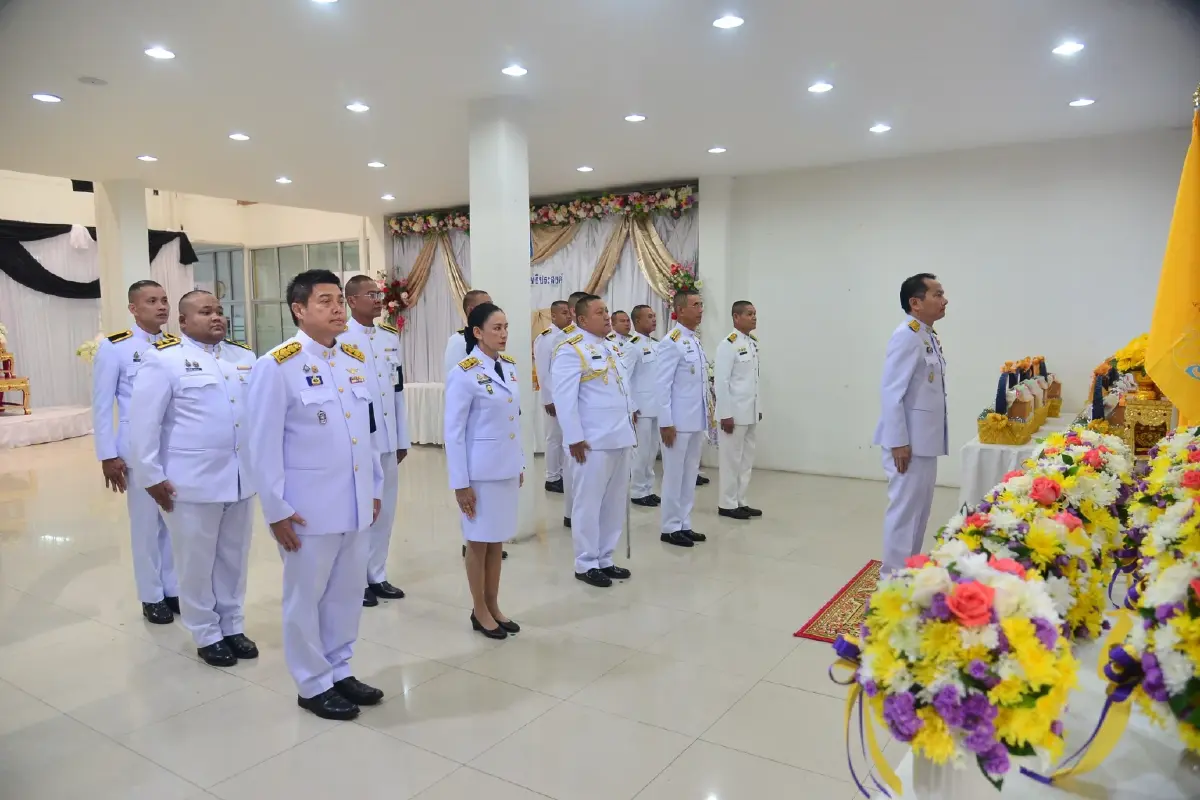 โปรดเกล้าฯ ผวจ.อุบล เยี่ยม 11 นายทหาร บาดเจ็บเหตุปะทะชายแดนไทย-กัมพูชา