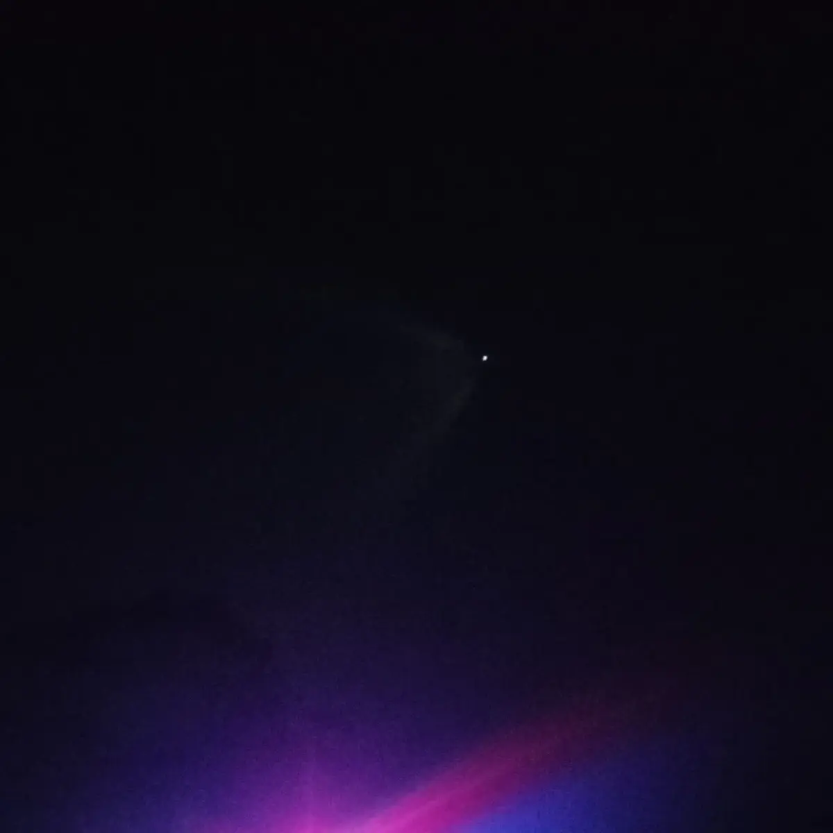 ไขปริศนา 'แสงรูปกรวย' จากไอพ่นจรวด Falcon 9 เหนือท้องฟ้าทั่วไทย