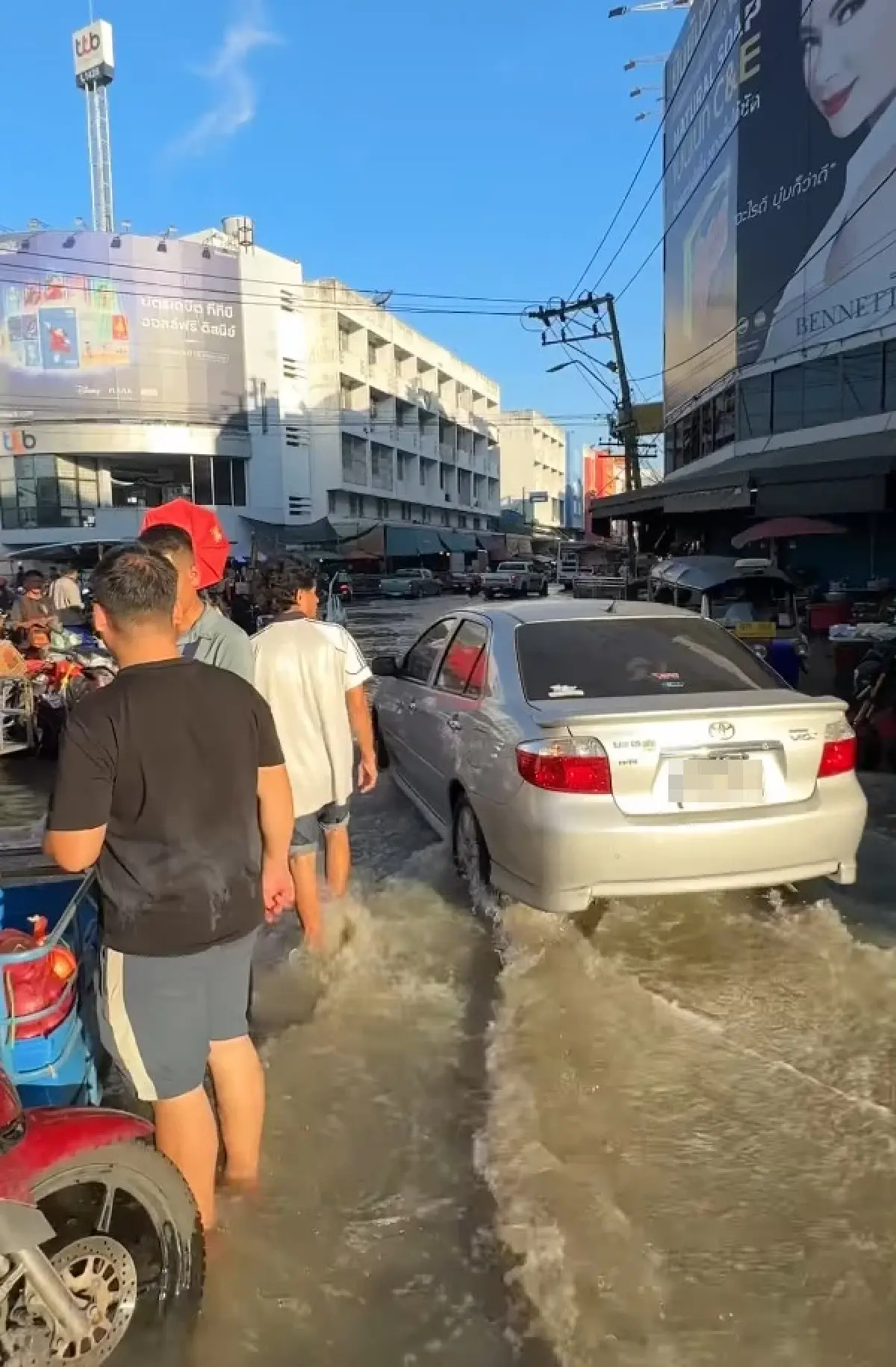 น้ำทะเลหนุนสูงสุดรอบปี ท่วมแล้ว สมุทรปราการ ปากน้ำ พระสมุทรเจดีย์