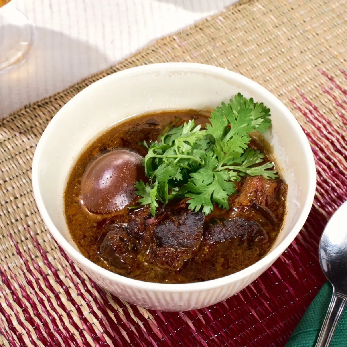 จาก 'ศรีตราด' สู่ 'ห้องของศรี' เชิดชูรสชาติอาหารตะวันออก