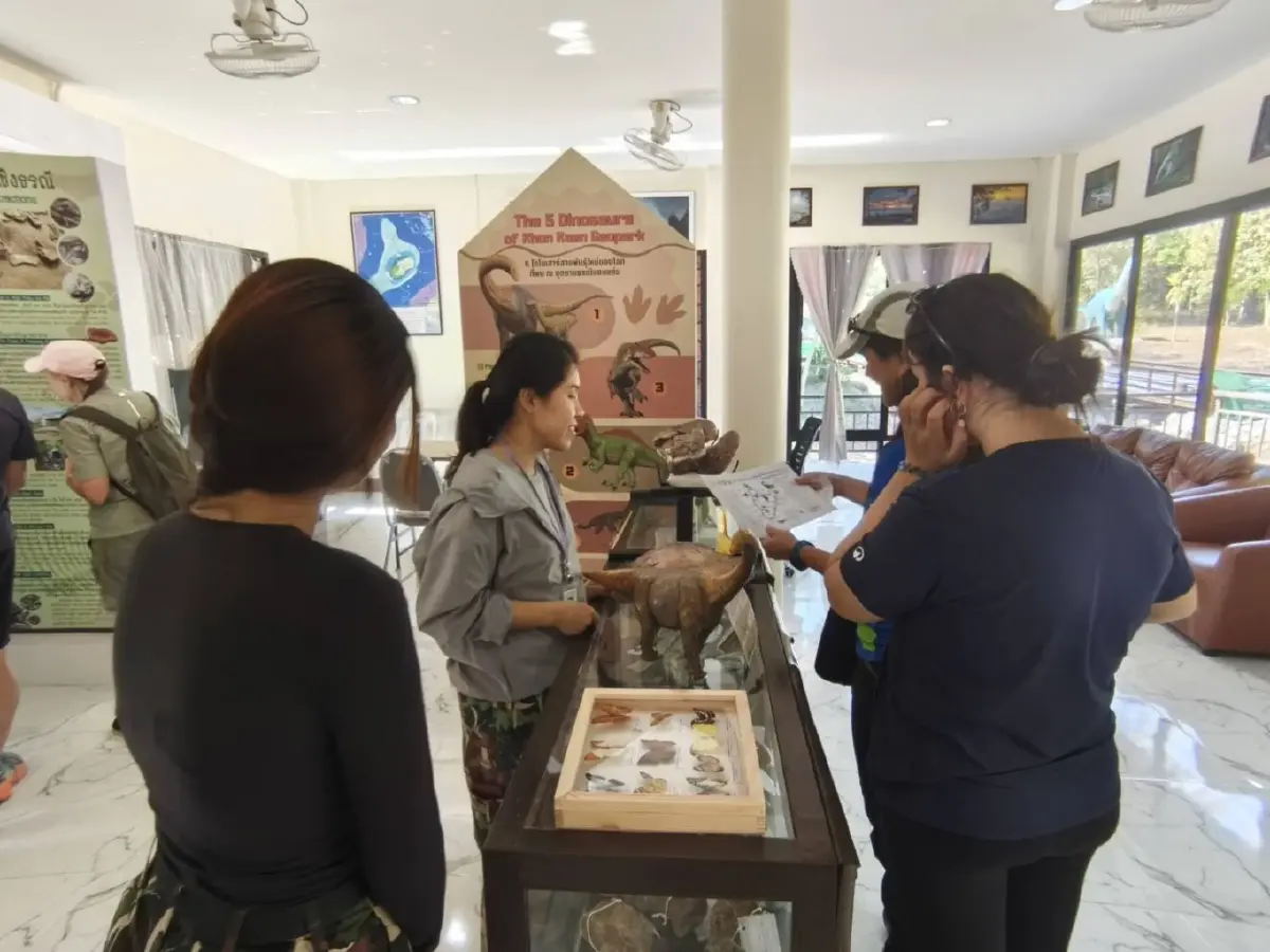 เปิดภาพ 'ผาชมตะวัน' พระอาทิตย์ขึ้นส่งท้ายปี 68 หนาวสะท้าน 16 องศาฯ