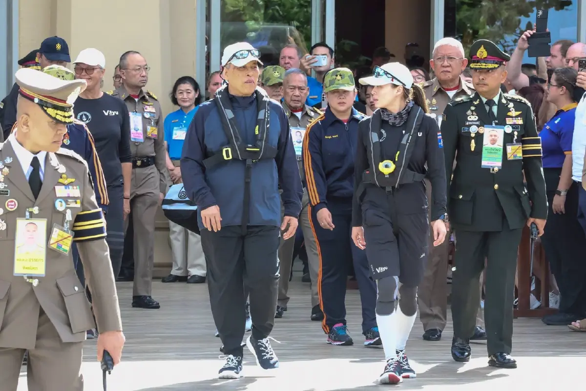 ในหลวง พระราชินี เสด็จฯ พระราชทานรางวัล 'ภูเก็ตคิงส์คัพรีกัตต้า'