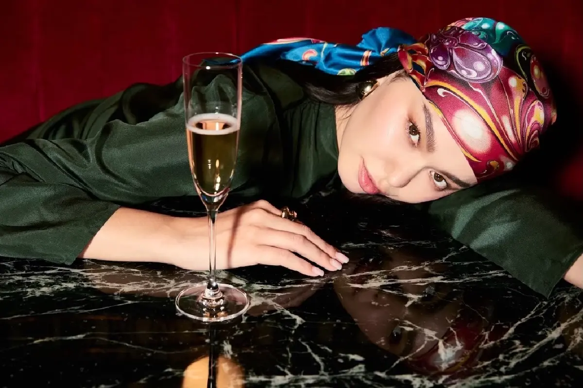 Lili Tae ศิลปิน Digital Art ฝากผลงานศิลปะบนผ้าไหม จิม ทอมป์สัน