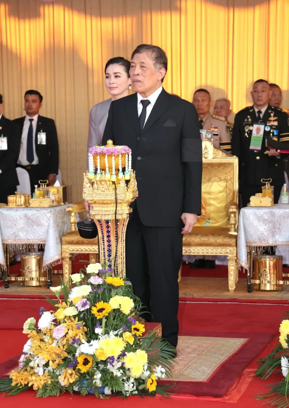 'ในหลวง-พระราชินี' เสด็จฯ เปิดสะพานมิตรภาพไทย-ลาว แห่งที่ 5 จังหวัดบึงกาฬ