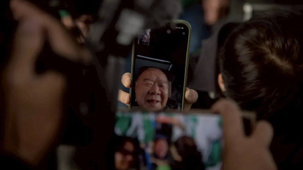 ‘บิ๊กป้อม’ วีดิโอคอลให้กำลังใจ แกนนำพปชร. จับเบอร์หาเสียงเลือกตั้ง