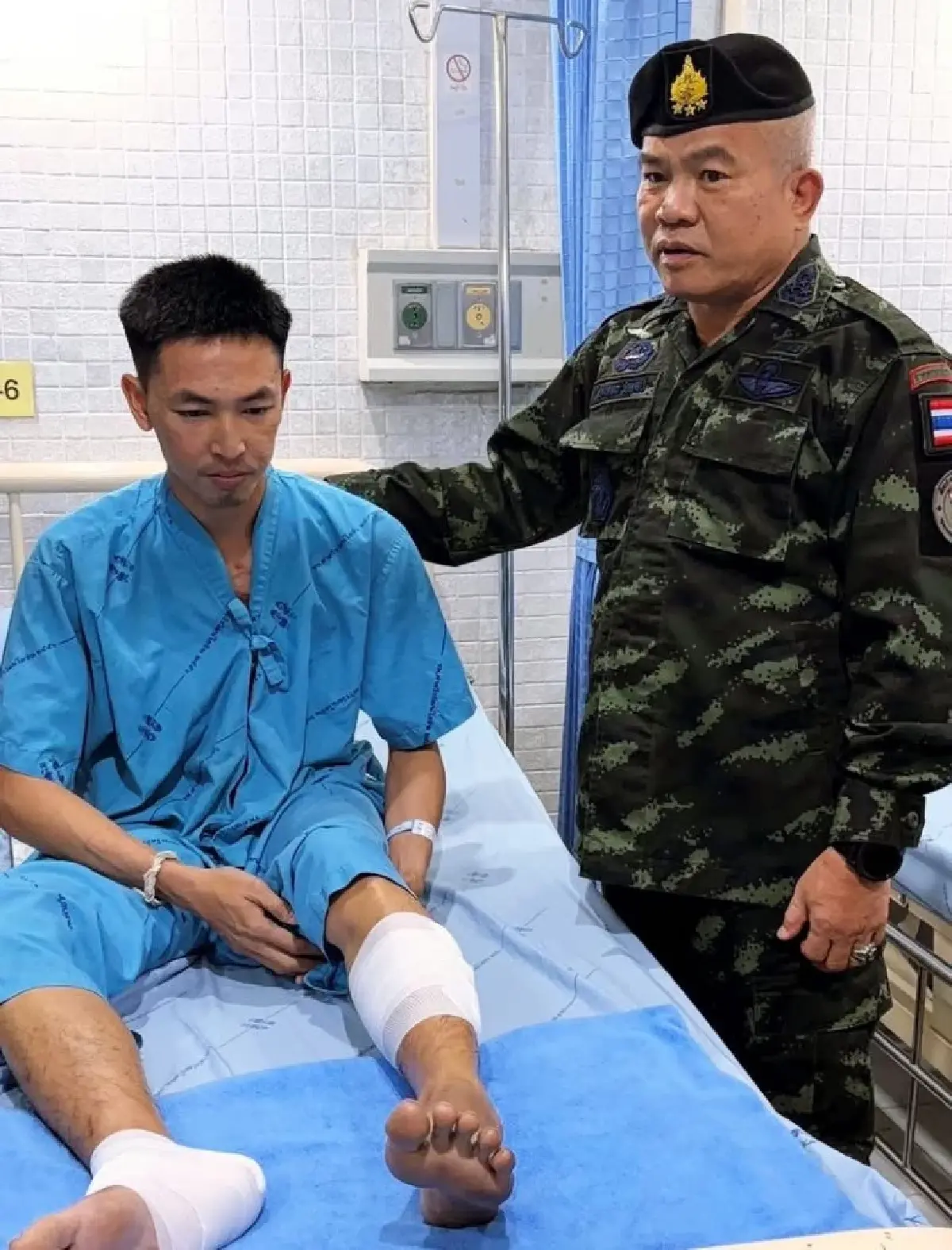 'แม่ทัพเติ่ง' เยี่ยม 19ทหารบาดเจ็บเหตุปะทะชายแดนไทย-กัมพูชา