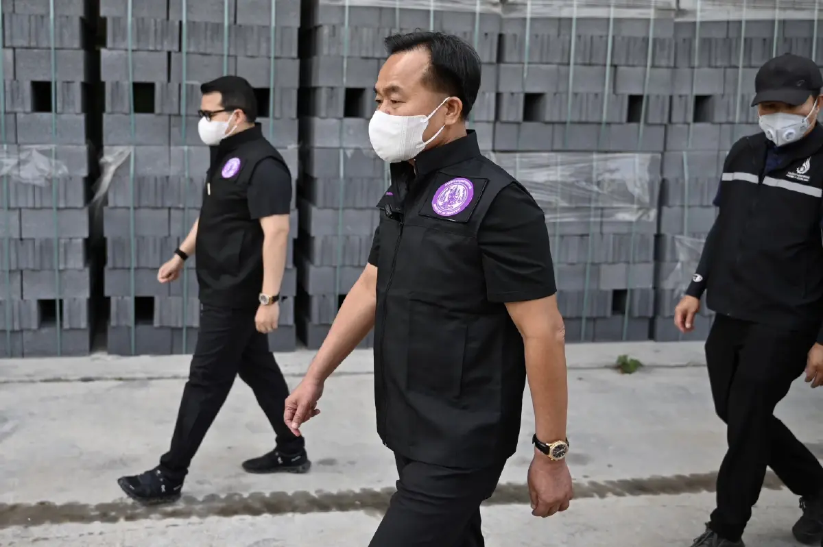 รมช.อุตฯ-ดีเอสไอ บุกตรวจสอบโรงงานคอนกรีตอยุธยา ทำผิดกฎหมาย-ปล่อยฝุ่นพิษ