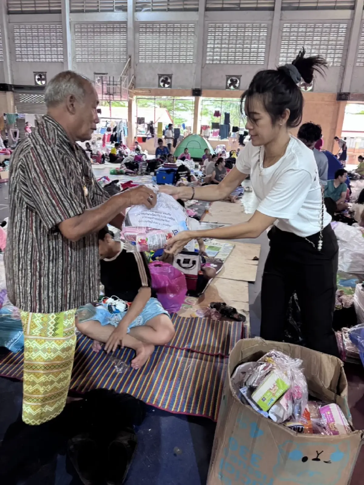 พราว กรุ๊ป ร่วมสนับสนุนอุปกรณ์และสิ่งของจำเป็นเพื่อผู้ประสบภัยน้ำท่วมหาดใหญ่