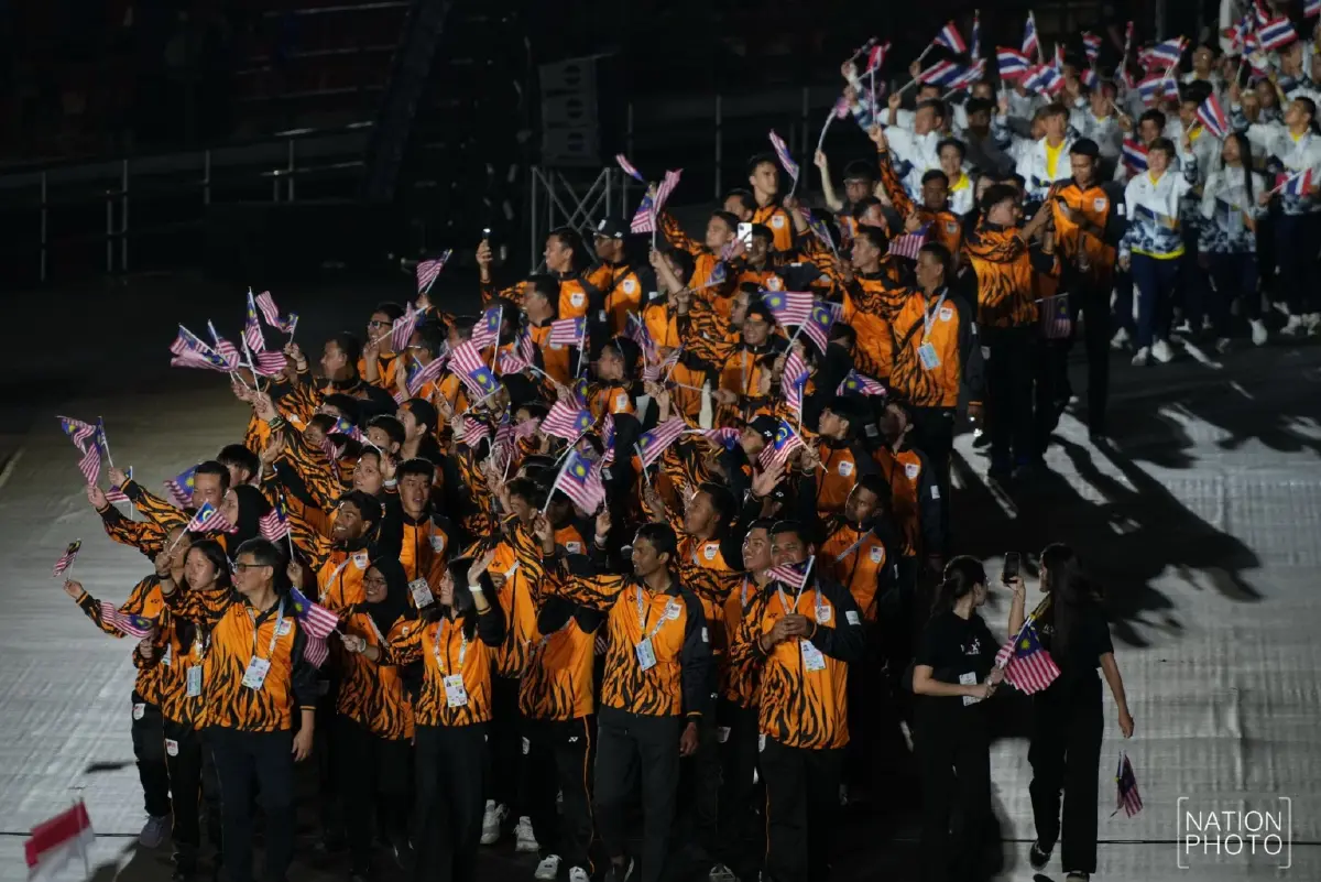 ชมภาพ พิธีปิดซีเกมส์ 2025 ไทยครองเจ้าเหรียญทอง - มาเลเซียรับไม้ต่อเจ้าภาพปี 2027