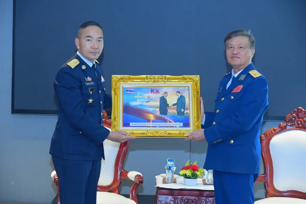 ผบ.ทอ. เยือนกองทัพอากาศลาว กระชับความสัมพันธ์ขยายความร่วมมือ