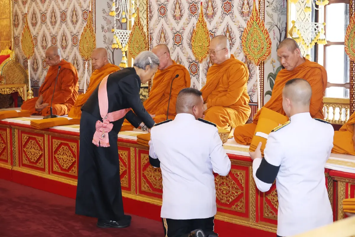 ในหลวง-พระราชินี เสด็จฯ ทรงบำเพ็ญพระราชกุศลปัญญาสมวาร 50 วัน ถวายพระบรมศพฯ