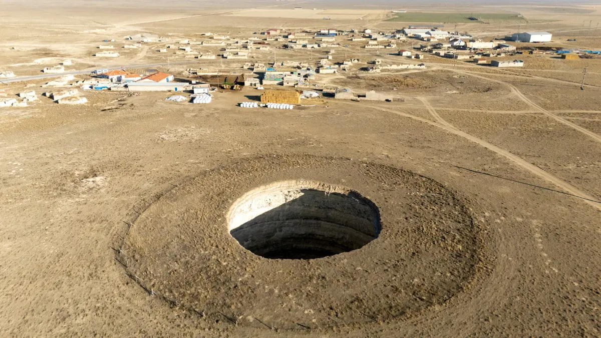 ‘ตุรกี’ เจอ ‘หลุมยุบ’ นับร้อยแห่ง ดินทรุดตัวจากภัยแล้ง-สูบน้ำดาลมากเกินไป