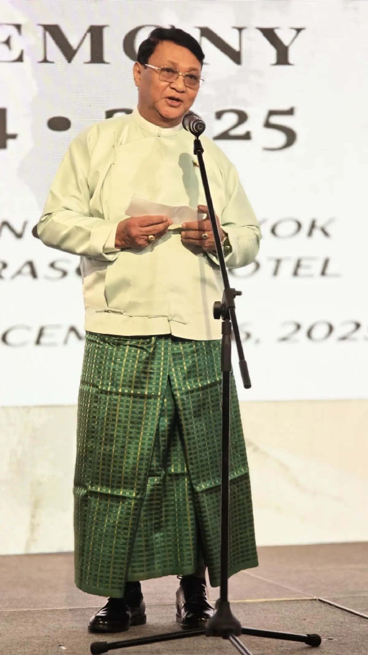 พระราชทานรางวัล ‘ซีไรต์’ ปี 67-68 นักเขียน 14 คนจาก 8 ประเทศ