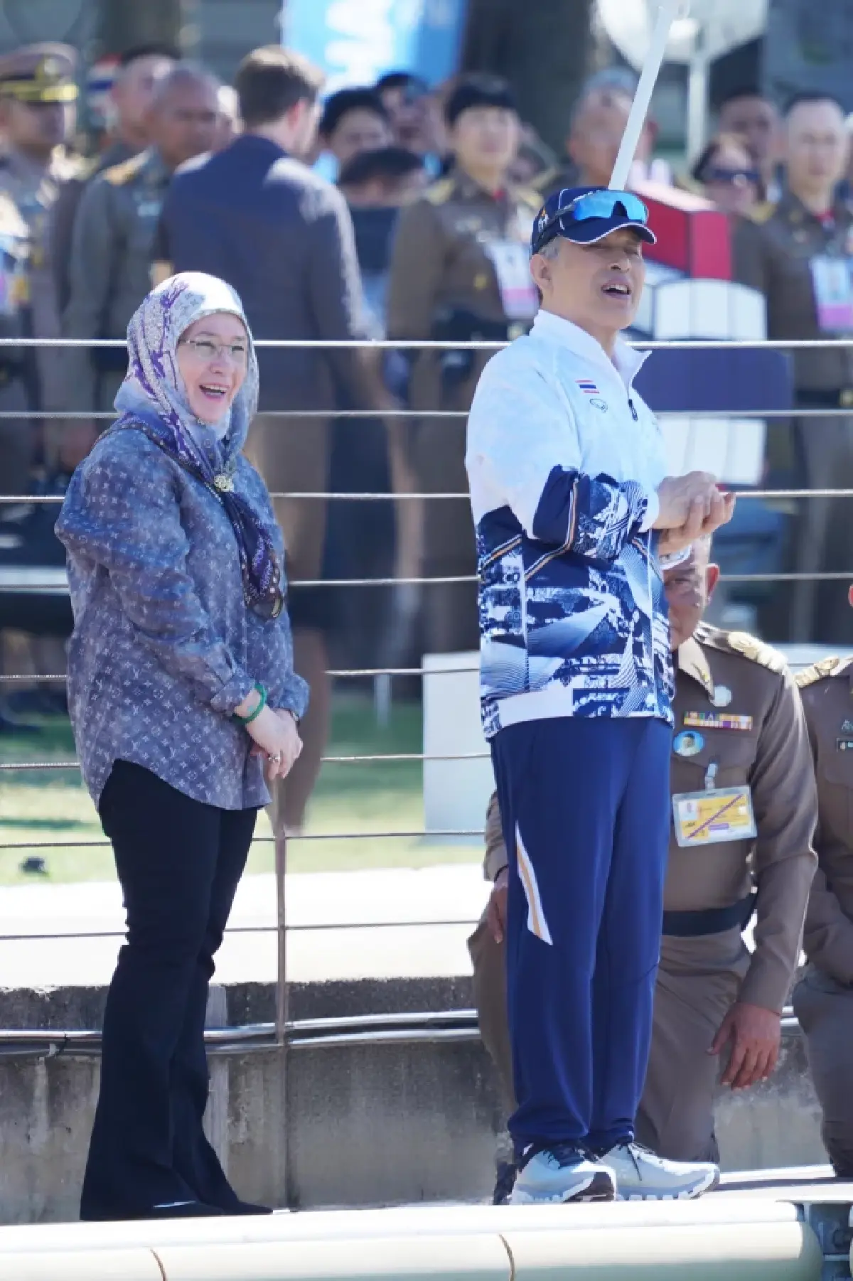 'พระราชินี' สร้างประวัติศาสตร์ ทรงนำทัพเรือใบไทย คว้าเหรียญทอง ซีเกมส์ ครั้งที่ 33