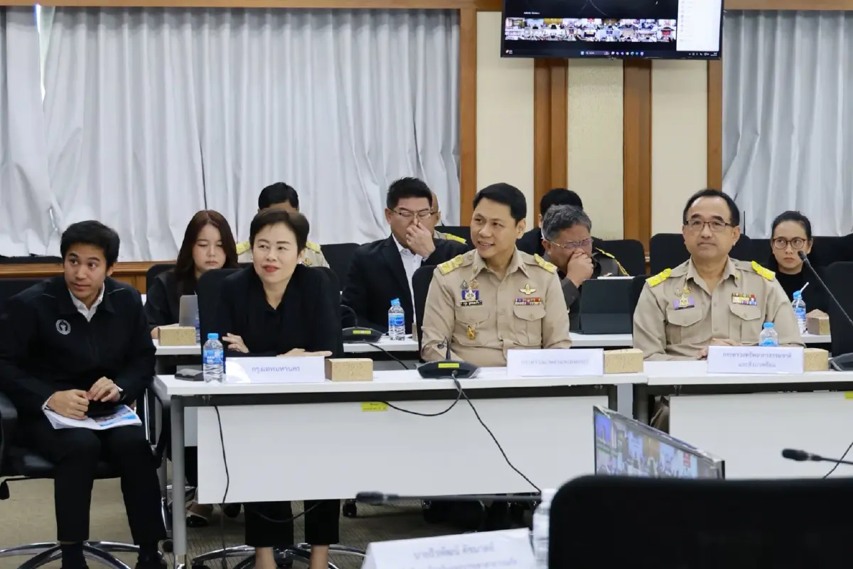 รับมือฝุ่นพิษ! กทม. ค่า PM 2.5 พุ่ง รัฐบาลเร่งสกัดเผาป่า ควันดำ 20%