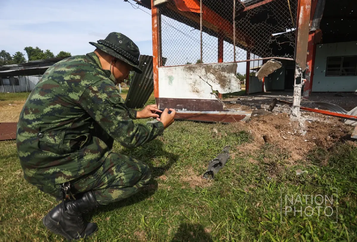 เปิดภาพความเสียหาย กัมพูชายิง BM-21 ใส่พื้นที่พลเรือน อ.กันทรลักษ์ จ.ศรีสะเกษ