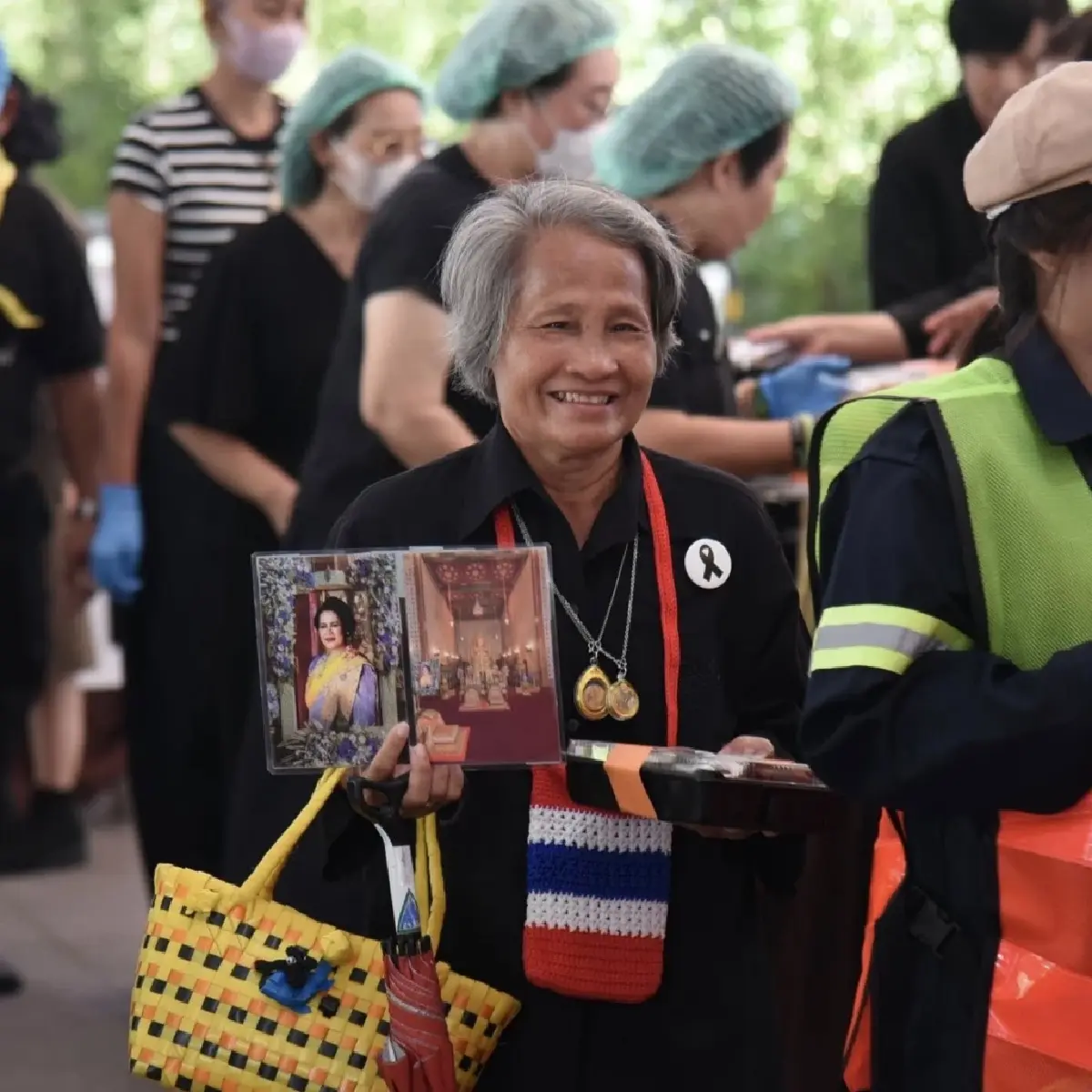 วันนี้เปิดเข้ากราบถวายบังคมพระบรมศพ พระพันปีหลวง 08.00 - 14.00 น.