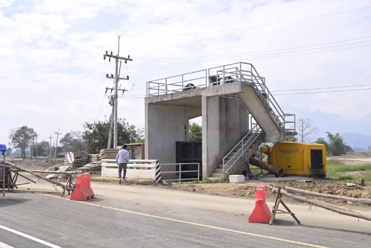 อธิบดีฯ สุริยพล ประชุมเร่งรัดงานก่อสร้างถนนรอบกว๊านพะเยา จังหวัดพะเยา