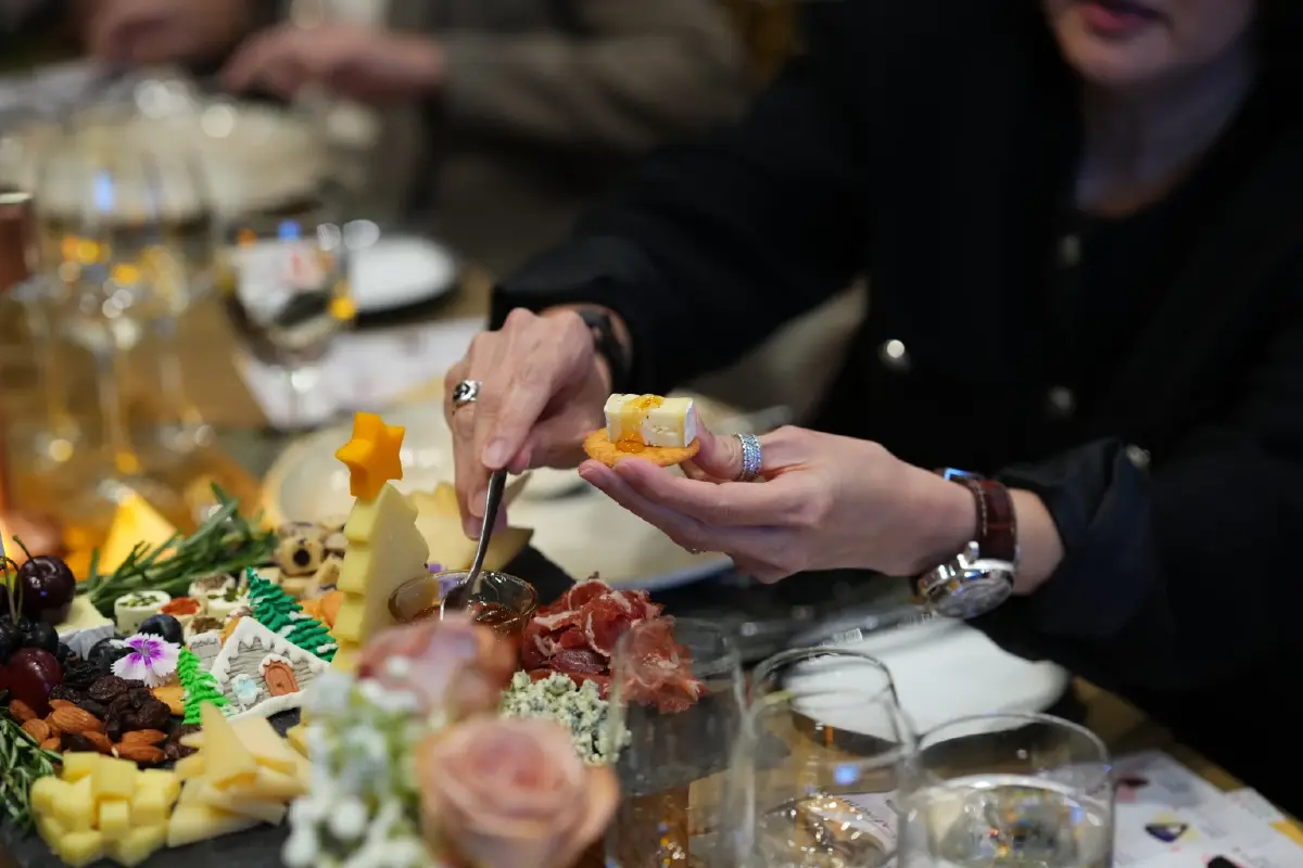 เรื่อง ‘ชีส’ น่ารู้ ก่อนจัด ‘ชีสบอร์ด’ ชีสแบบไหน ทานคู่อะไรดี?