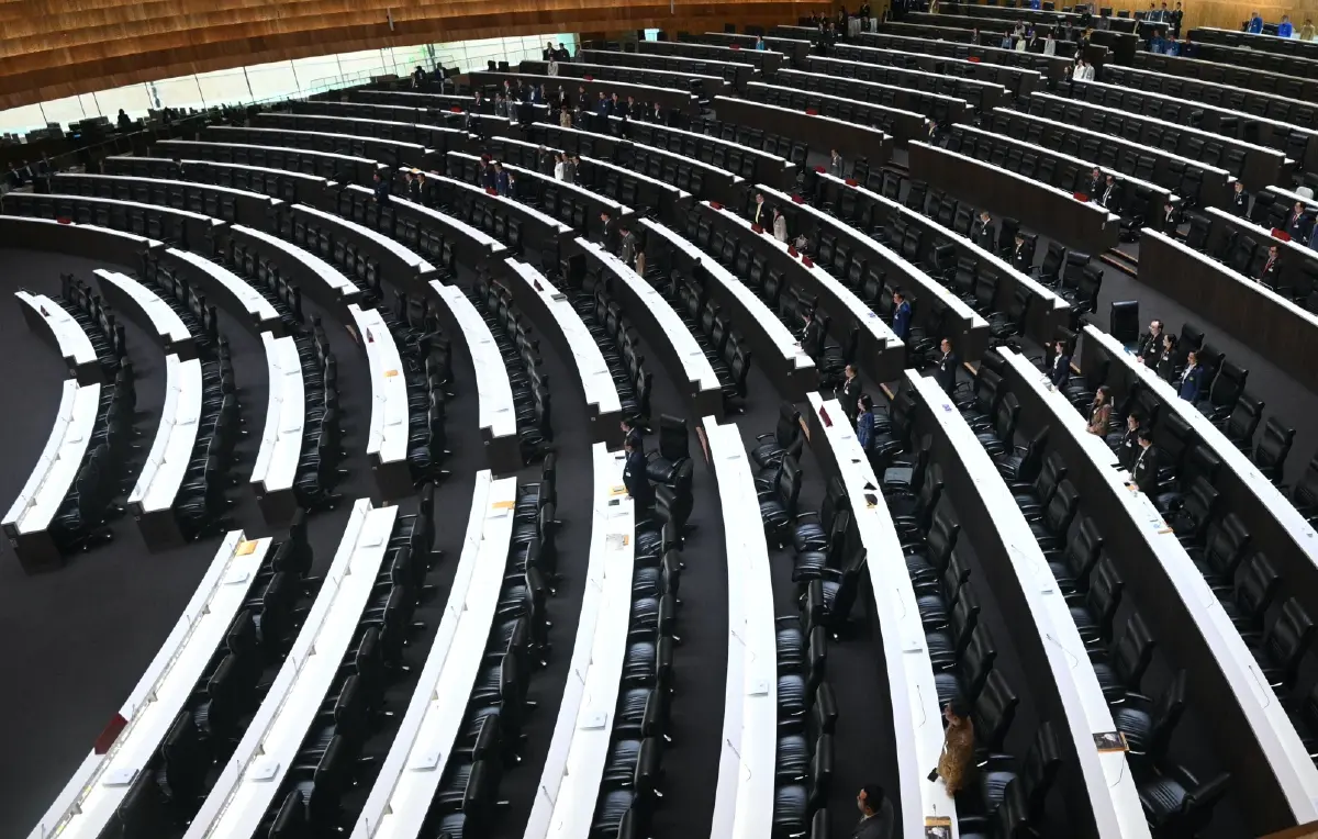 ฉายาสภา 68 'รังหนอนสีเทา' ยก ฝ่ายค้านโหวต 'อนุทิน' เหตุการณ์แห่งปี