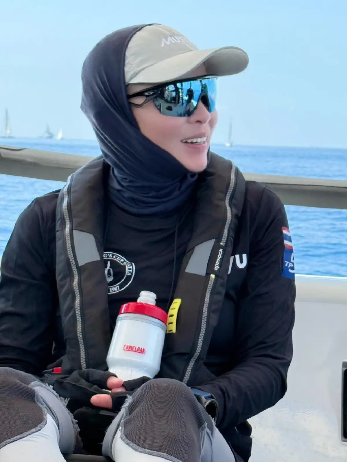 พระราชินี ทรงนำทีมเรือใบวายุ เข้าเส้นชัยเป็นอันดับ 1 ของเรซที่ 2