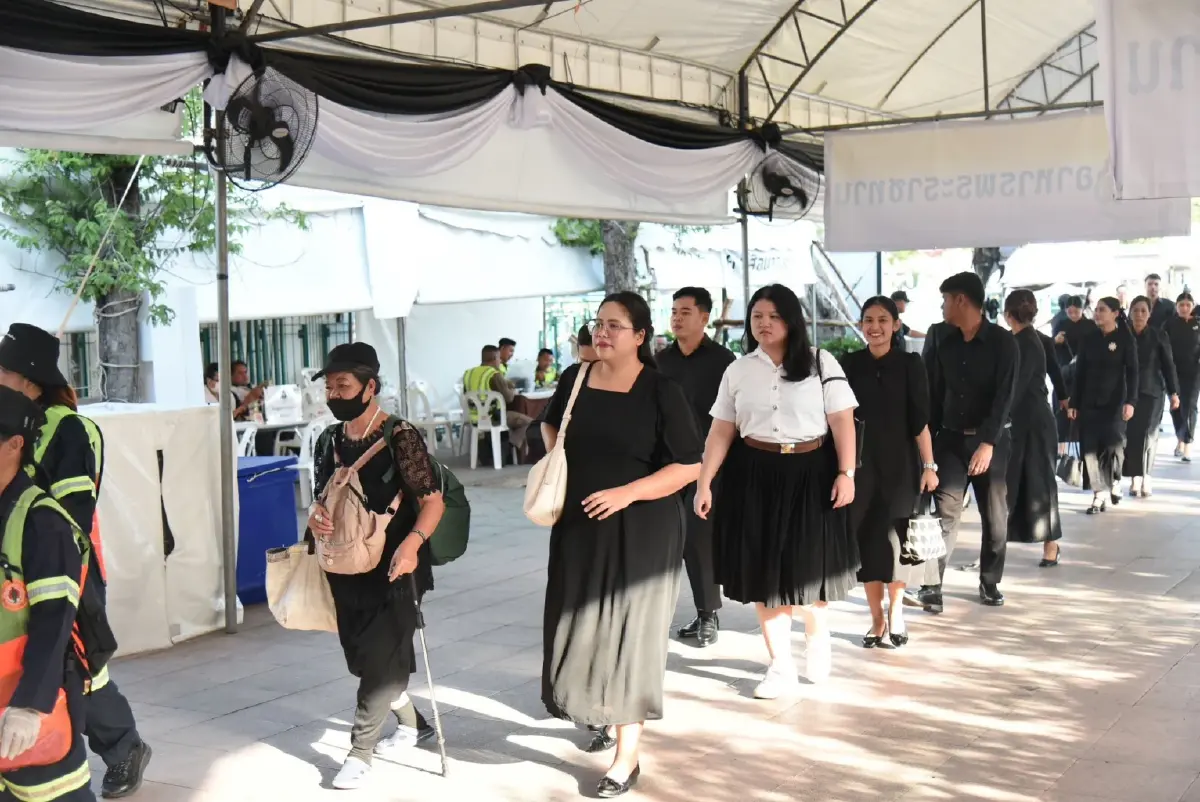 วันนี้เปิดเข้ากราบถวายบังคมพระบรมศพ พระพันปีหลวง 08.00 - 14.00 น.