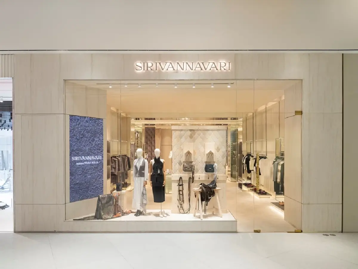 เจ้าฟ้าสิริวัณณวรีฯ ฉลองพระองค์วันเปิด SIRIVANNAVARI ร้านใหม่