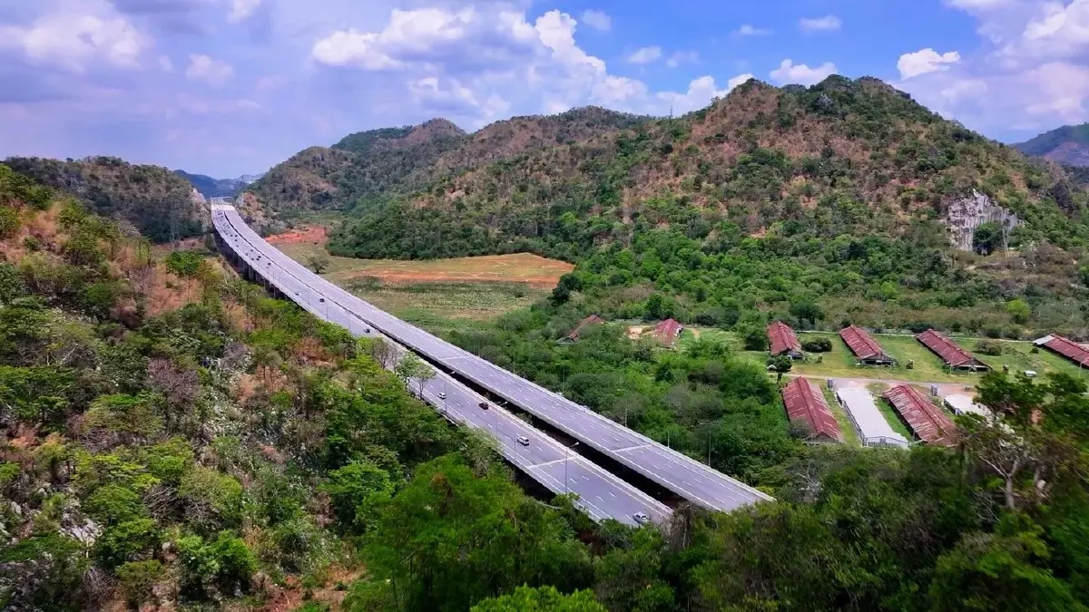 มอเตอร์เวย์ M6 เปิดวิ่งฟรีตลอดสาย 196 กม. เริ่ม 26 ธ.ค. นี้ รับปีใหม่ 2569