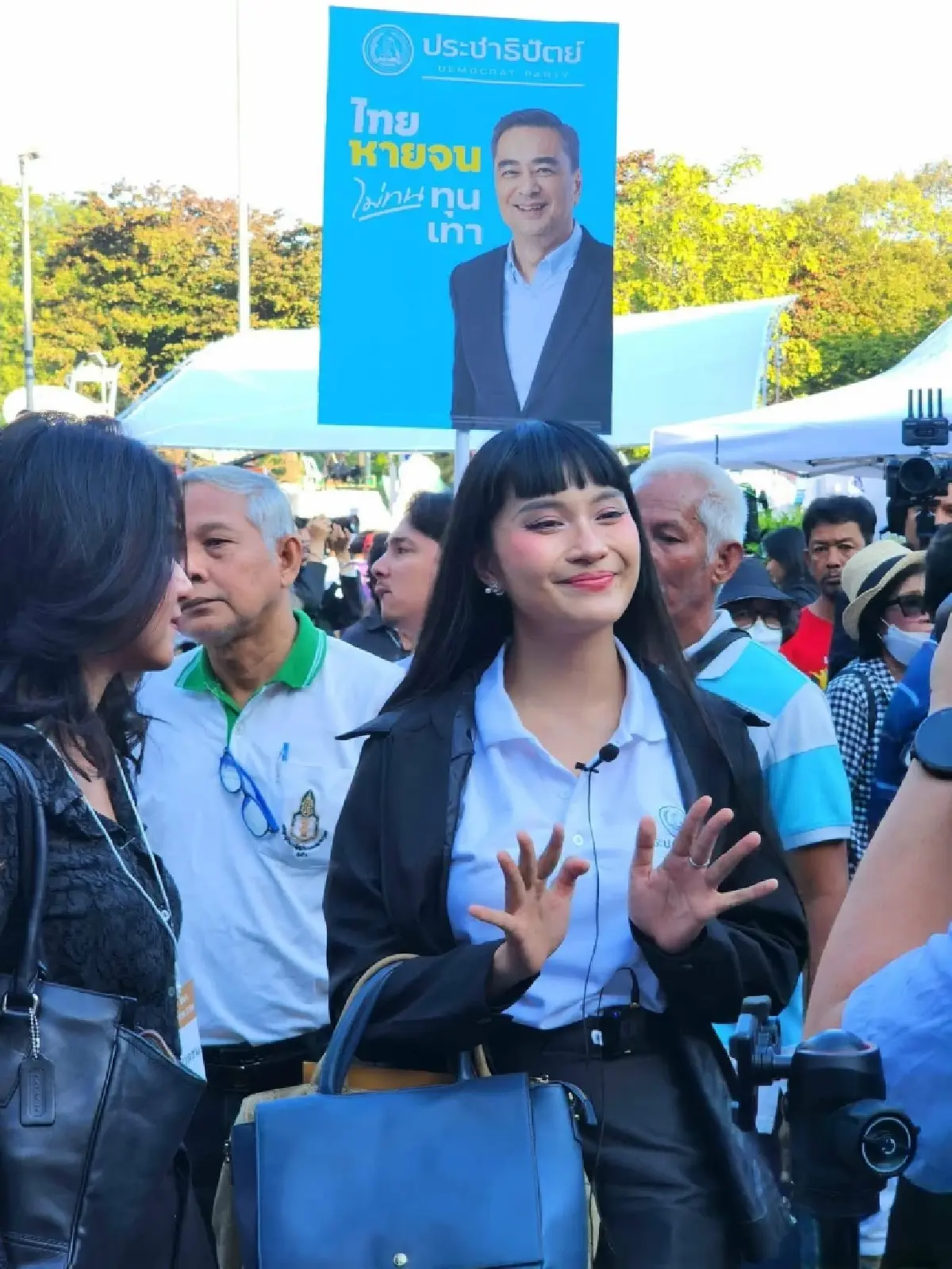 เปิดวาร์ป นักการเมืองว้าว ชิงแต้มกระแส รุกนิวโหวตเตอร์