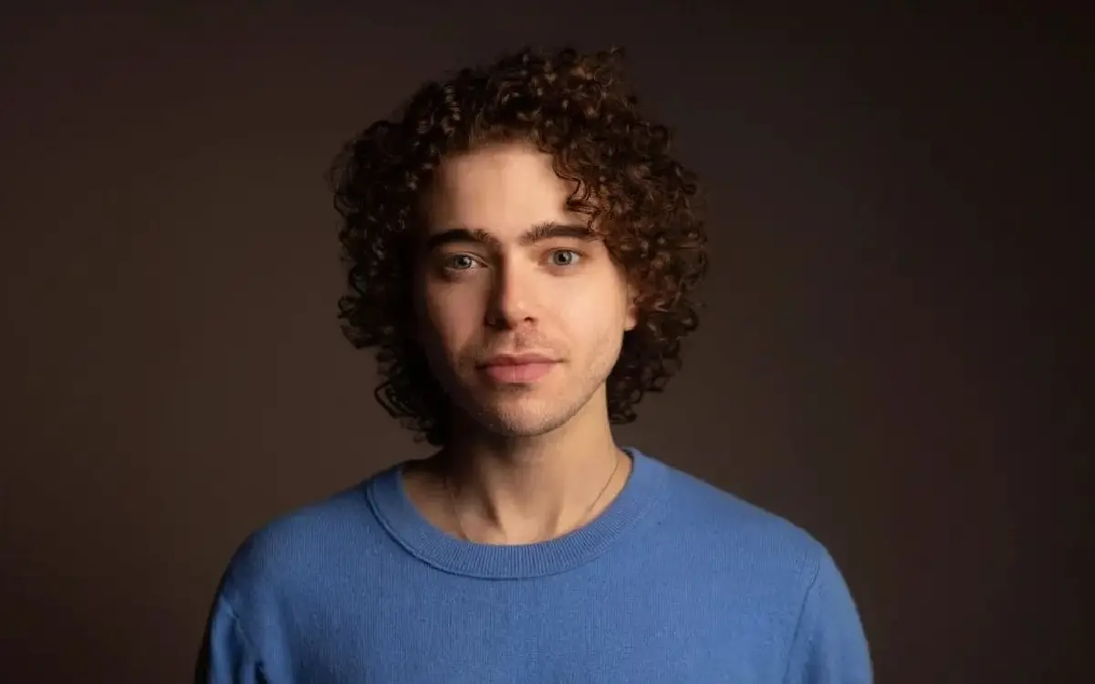 เปิดชีวิตค็อปแลน หนุ่ม 27 ปี  ขึ้นเป็น ‘เศรษฐีพันล้าน’ ด้วยธุรกิจทำนายอนาคต